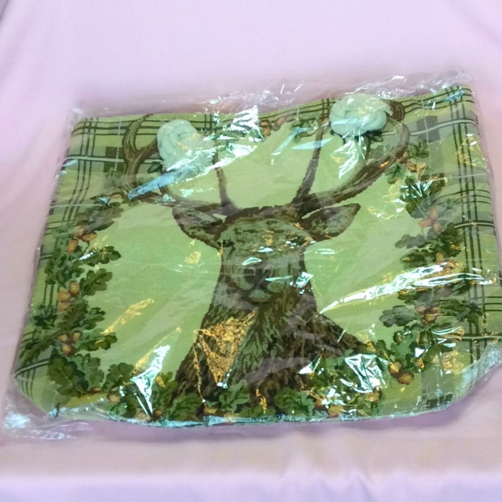 FINAL SALE PRICE Brand New Large Zipper Top Buck Tote Bag